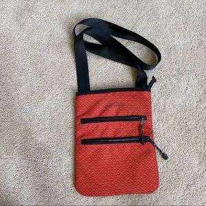 Eddie Bauer red canvas crossbody bag handbag purse 11x9 EUC